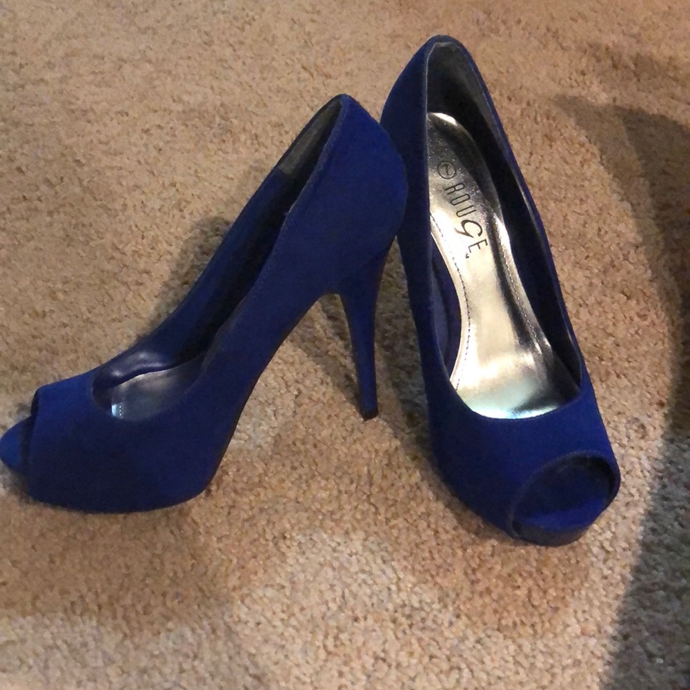 Blue heels!!